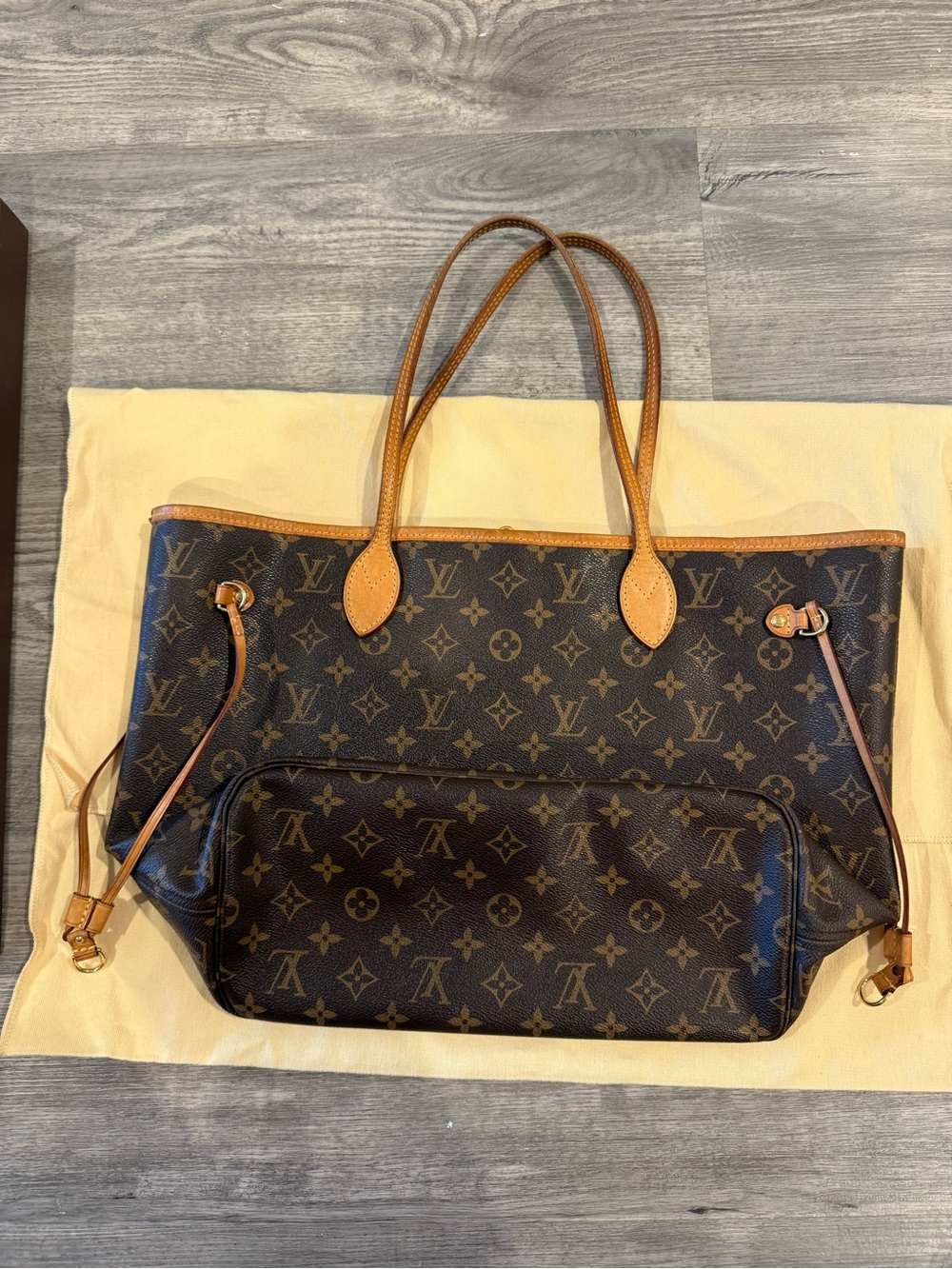 Louis Vuitton Monogram Neverfull Tote in Brown and Red - Picture 7 of 11